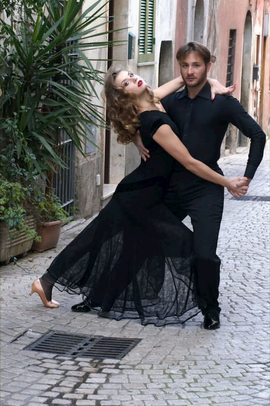Tango — New Art&Motion Academy